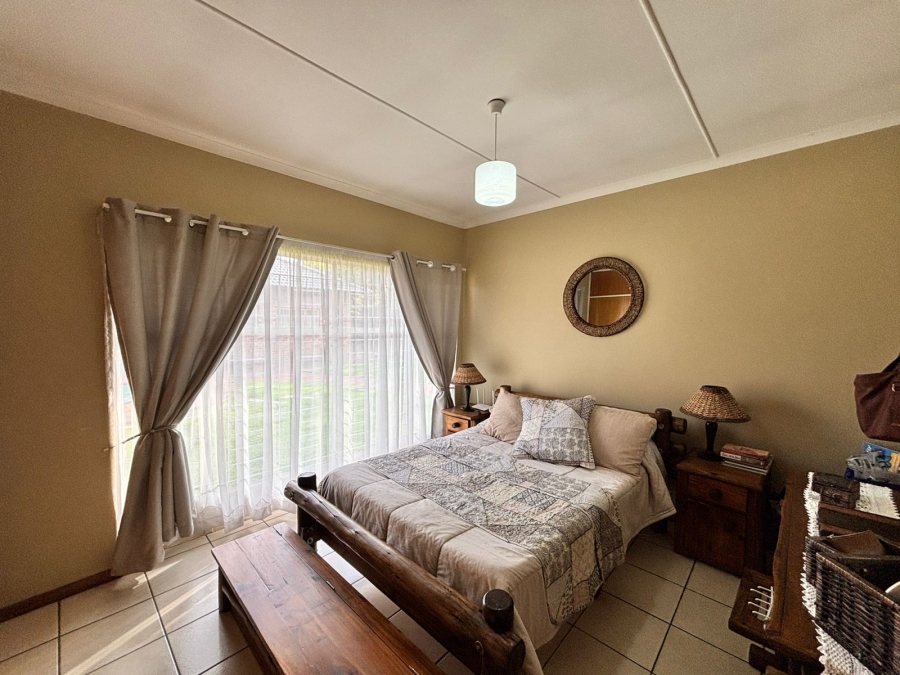 6 Bedroom Property for Sale in Flamwood North West